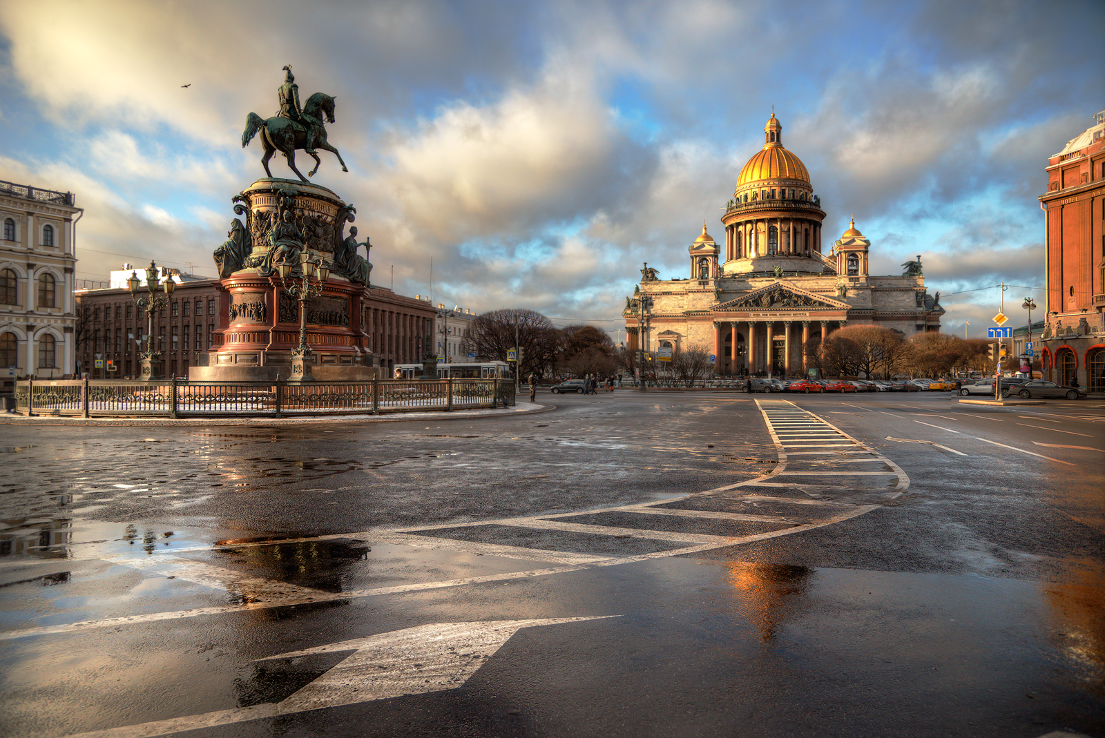 Петербург занял пятое место в списке самых популярных направлений среди россиян для летнего отпуска